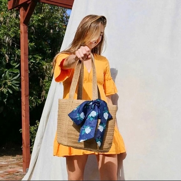 NWT Draper James Straw Bag with Floral Scarf - Picture 1 of 4